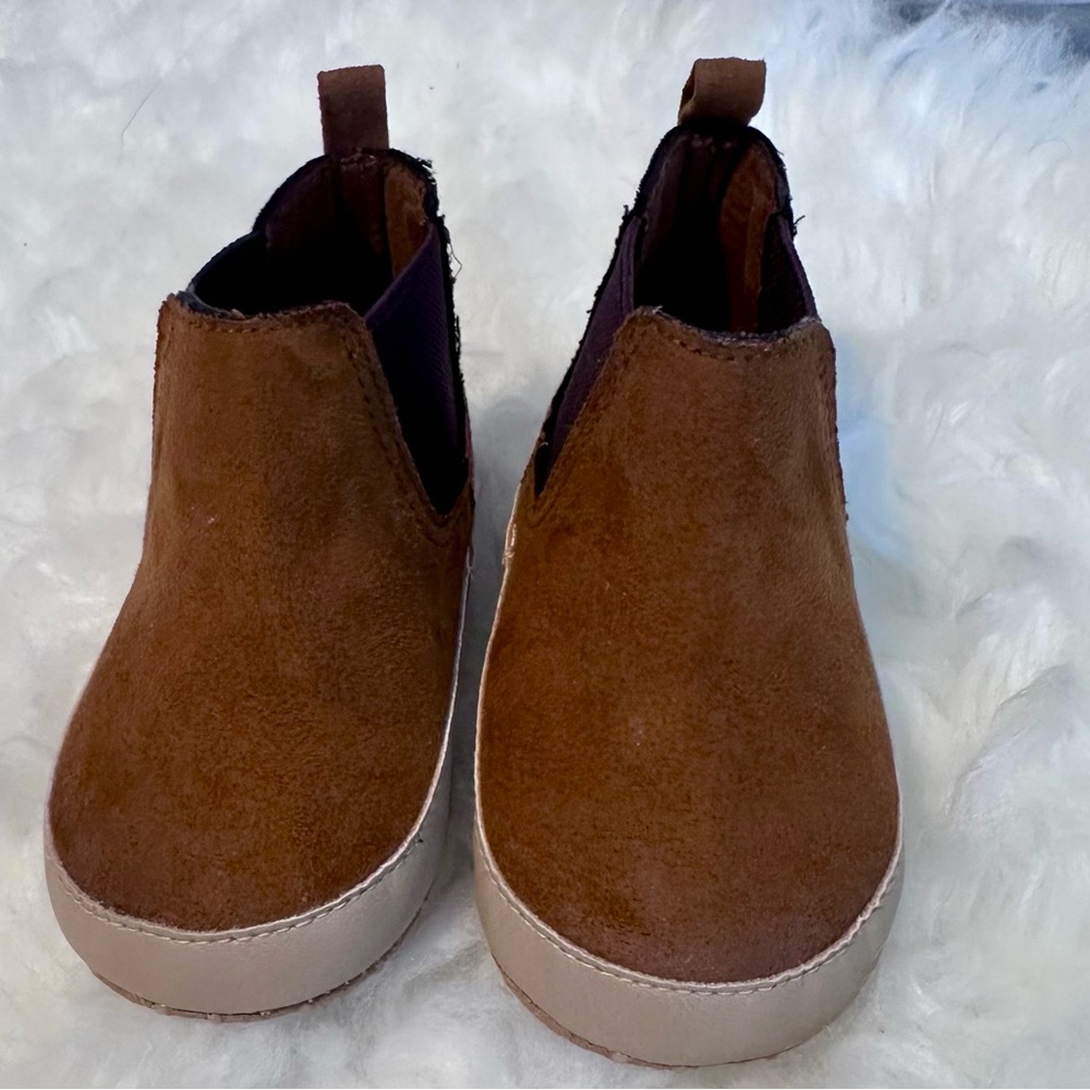 Unisex Faux-Suede Chelsea Baby Shoes Booties | Old Navy Size 6-12m